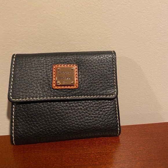Dooney & Bourke Handbags - Dooney & Bourke Wallet Dooney & Bourke Handbags - Dooney & Bourke Wallet